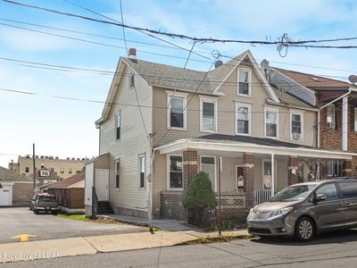 714 Front St