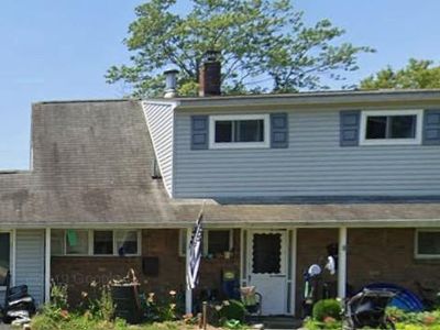 15 Hollyhock Ln