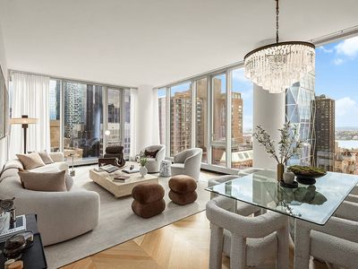 217 W 57th St #34F