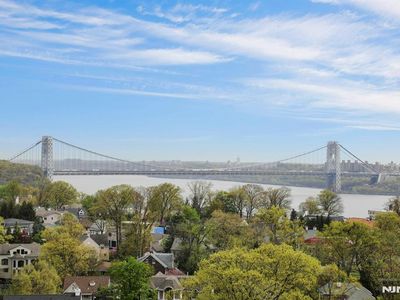 900 Palisade Ave APT 11L