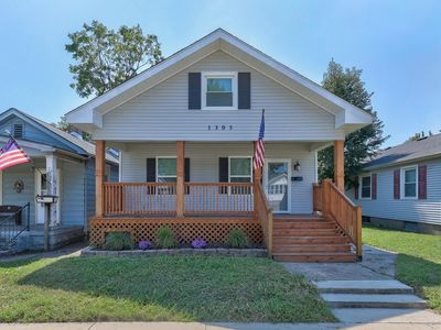 1305 E Walnut St