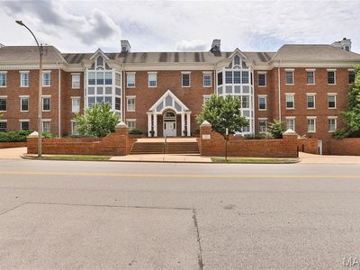 450 E Lockwood Ave APT 302