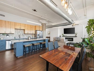 1627 Locust St APT 305