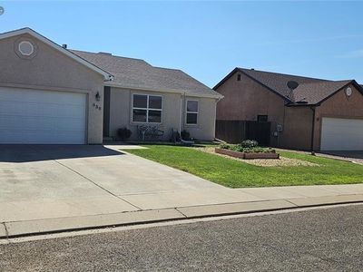 836 Dahlia Pl