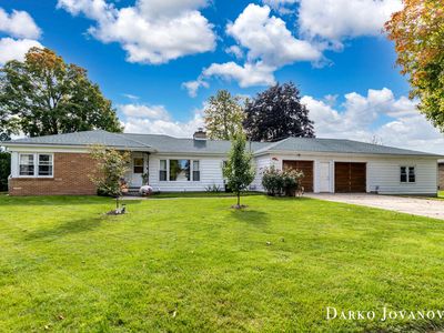 390 W Division St