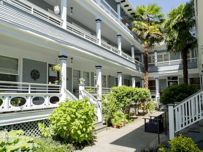 2127 NW Irving St APT 105