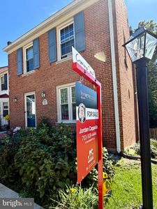 8261 Taunton Pl