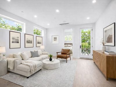 1073 Willoughby Ave #4B