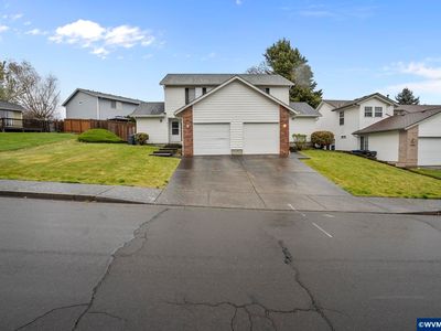 6946 Ridgetop Dr NE