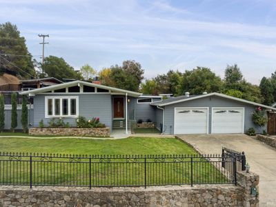 10 N Knoll Road