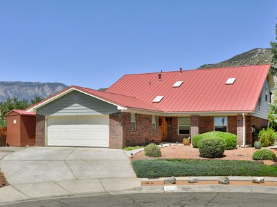 2712 Eastridge Dr NE