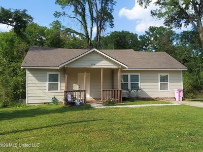 103 E Sproles St