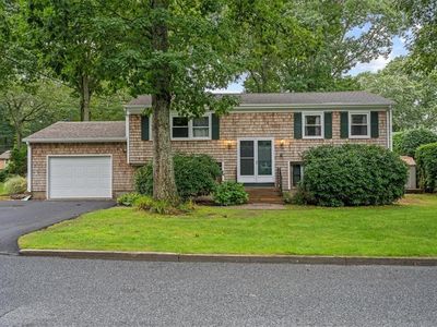Property at 10 Bow Run, Saunderstown, RI