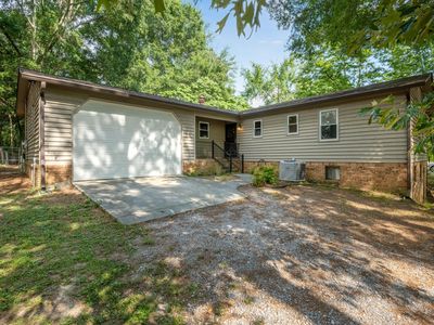440 Bishop Pond Rd