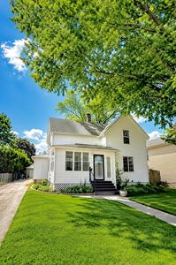 1132 E Locust St