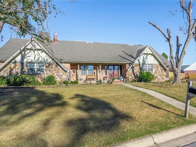 815 S Chateau Dr