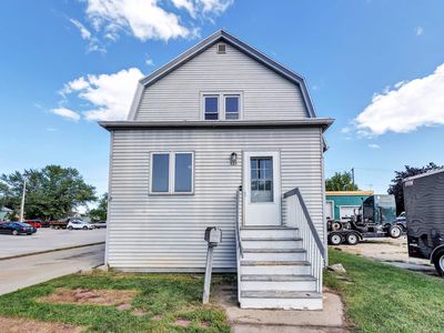 325 N Main St