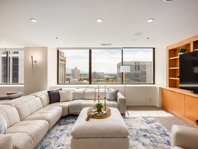 44 W 300 S UNIT 1207S