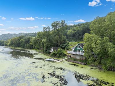 24744 Fish Pond Ln