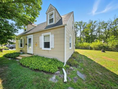 242 1/2 W Main Street