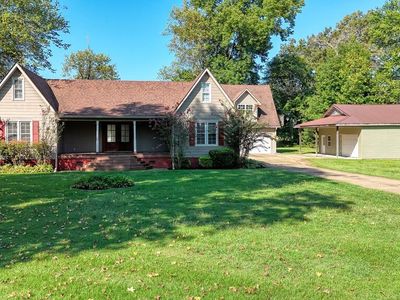 156 Maple Ln