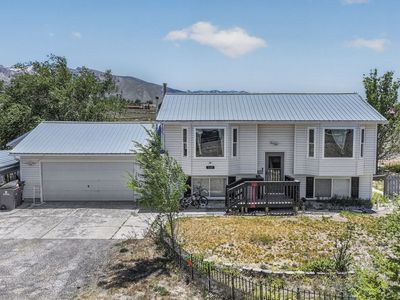 112 Agate Dr