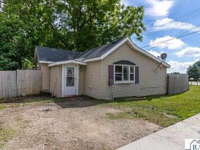 205 1st St SW