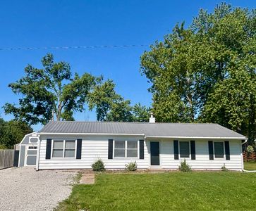 Property at 805 N Reel Ave, Salem, IL