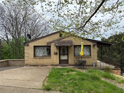 Property at 710 College Ave, Oakmont, PA