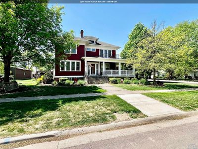 212 W Washington St