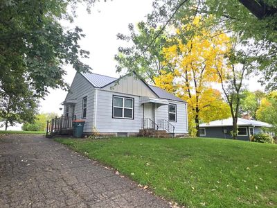 320 7th St W
