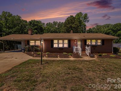 1210 Edgedale Dr