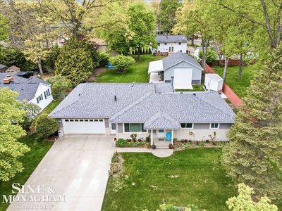 829 Townsend Cres W