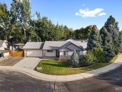 379 N Procyon Pl