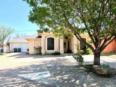 9029 Cliff Dr