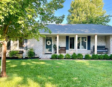 2812 Pama Lou Ave