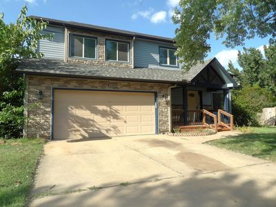 1202 S Stoneybrook Cir