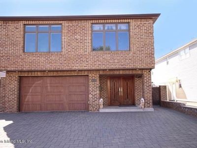 108 Forest St