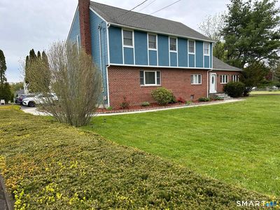 890 Daniels Farm Road