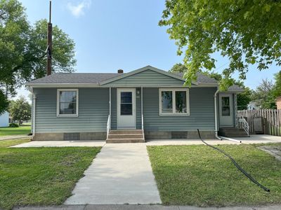 222 Center Ave W