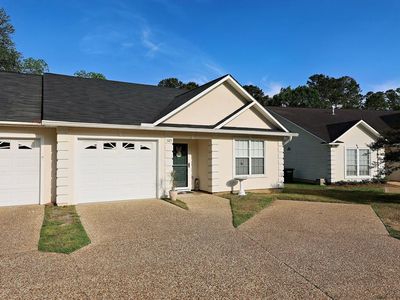 105 Lake Eagle Dr