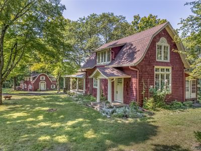 421-423 Hillside Road