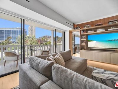 999 N Doheny Dr APT 512