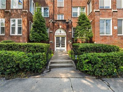 808 Gates Ave APT B2