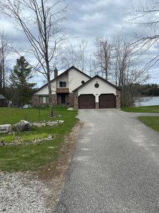 5180 Hiawatha Dr