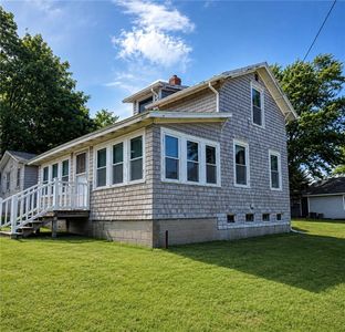 Property at 21 Holbrook Ave, Portsmouth, RI