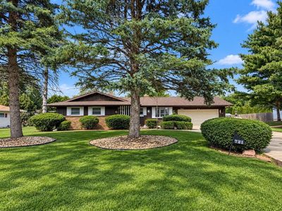 721 E Morning Glory Ln