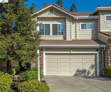 210 Wood Valley Pl