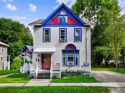 411 W South St