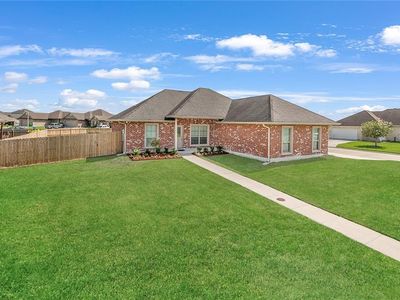 2449 Avenue Mont Martre